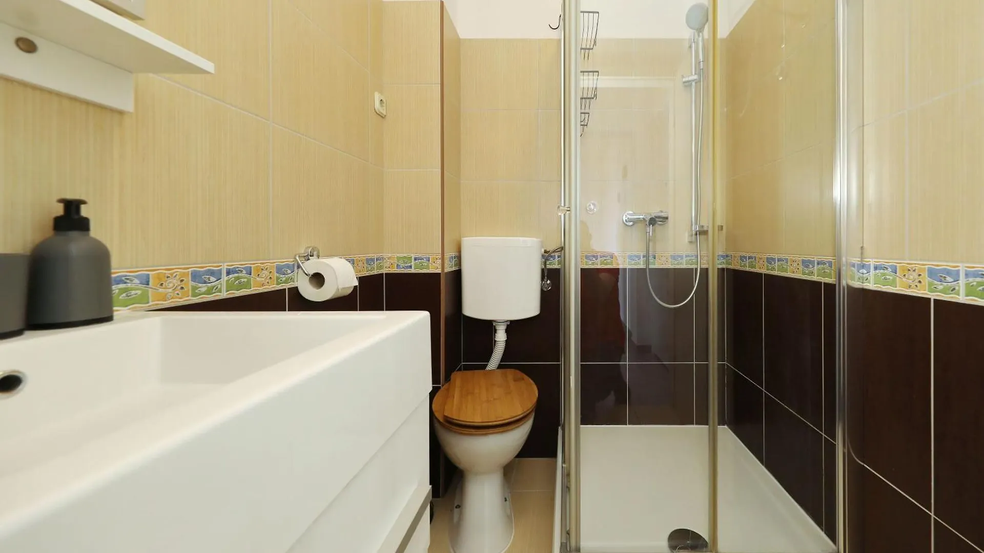 Sandstrand, No 4 Nin Apartment